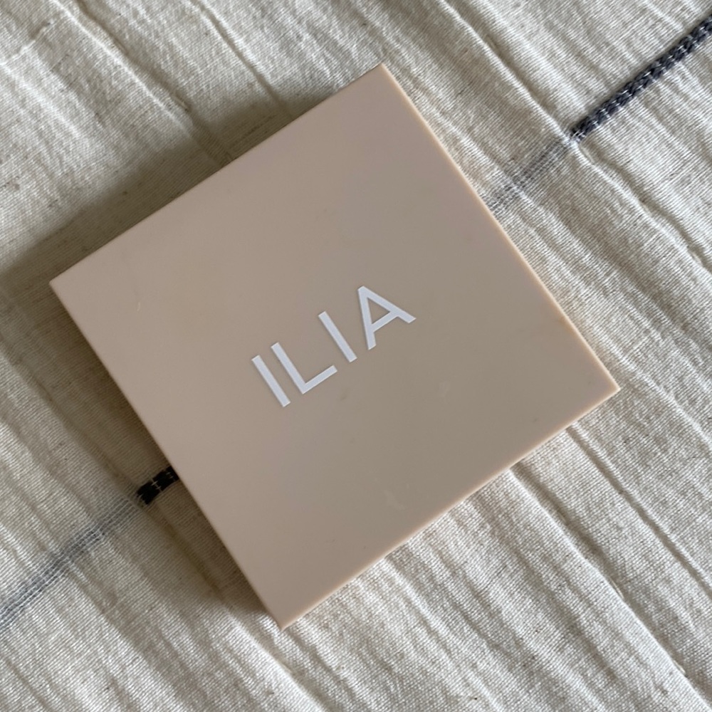 Ilia nightlife bronzing powder